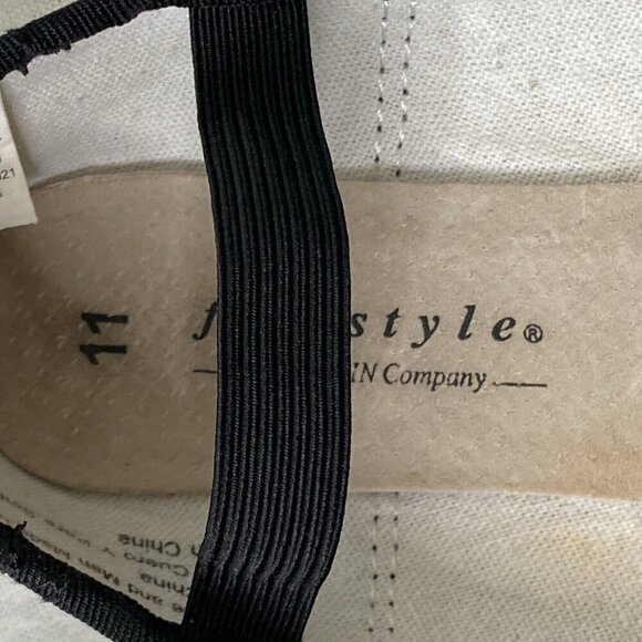 Freestyle by Danskin Girls Ballet Dance Shoes Black Size 11 Elastic Tie - Picture 4 of 10